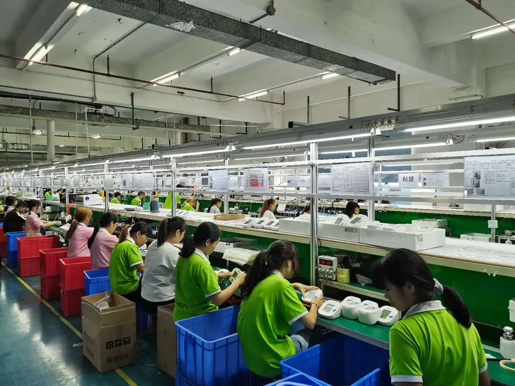 Children Led Light up Shoes Stylish Luminous Sneakers for Girls Kid Cute Casual Shoes Outdoor Breathable Mesh Glowing Sneakers